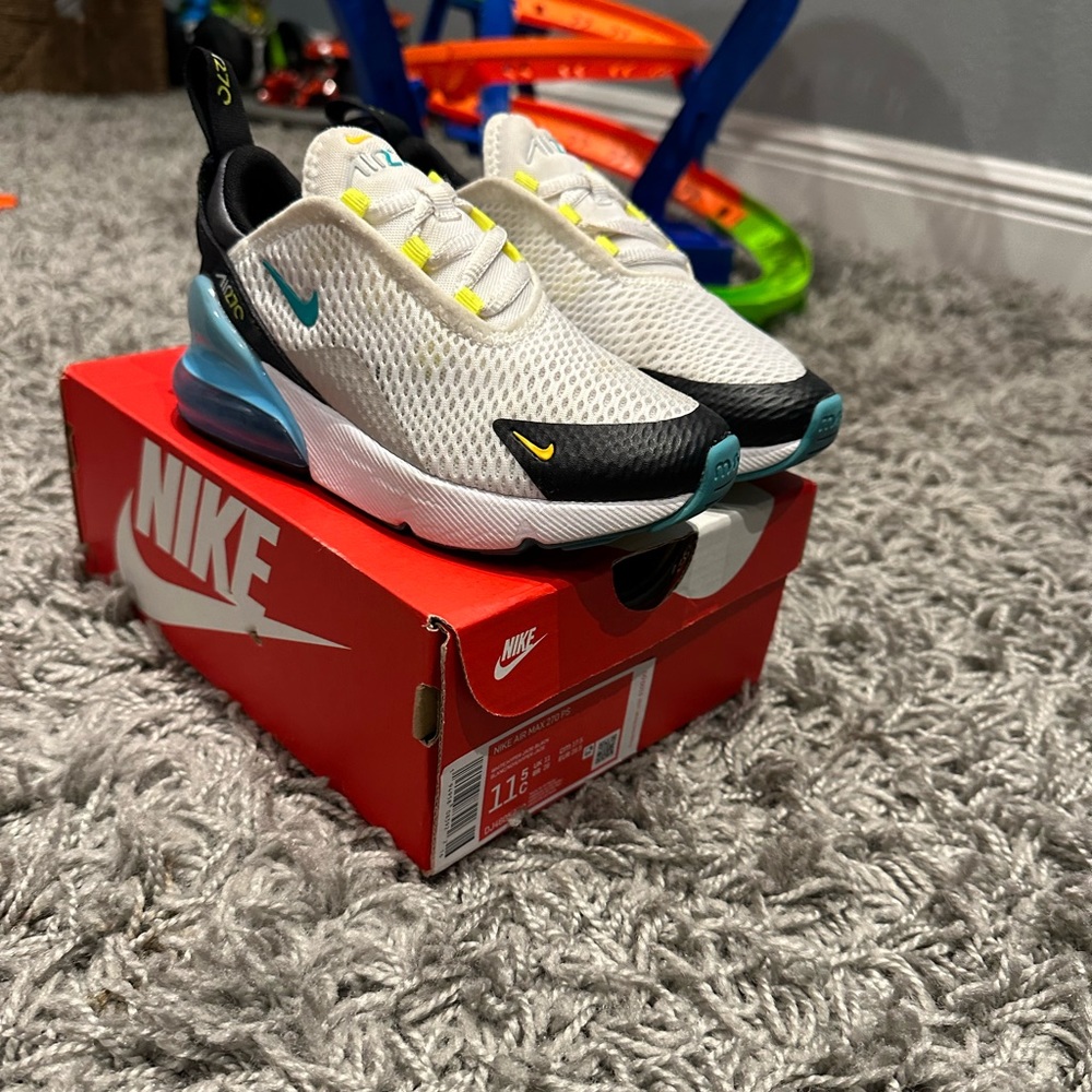 Nike Air Max 270